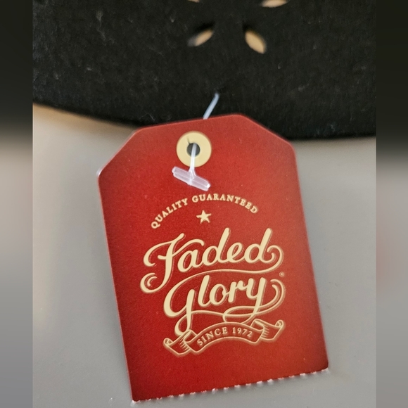 Wool hat - Picture 3 of 5